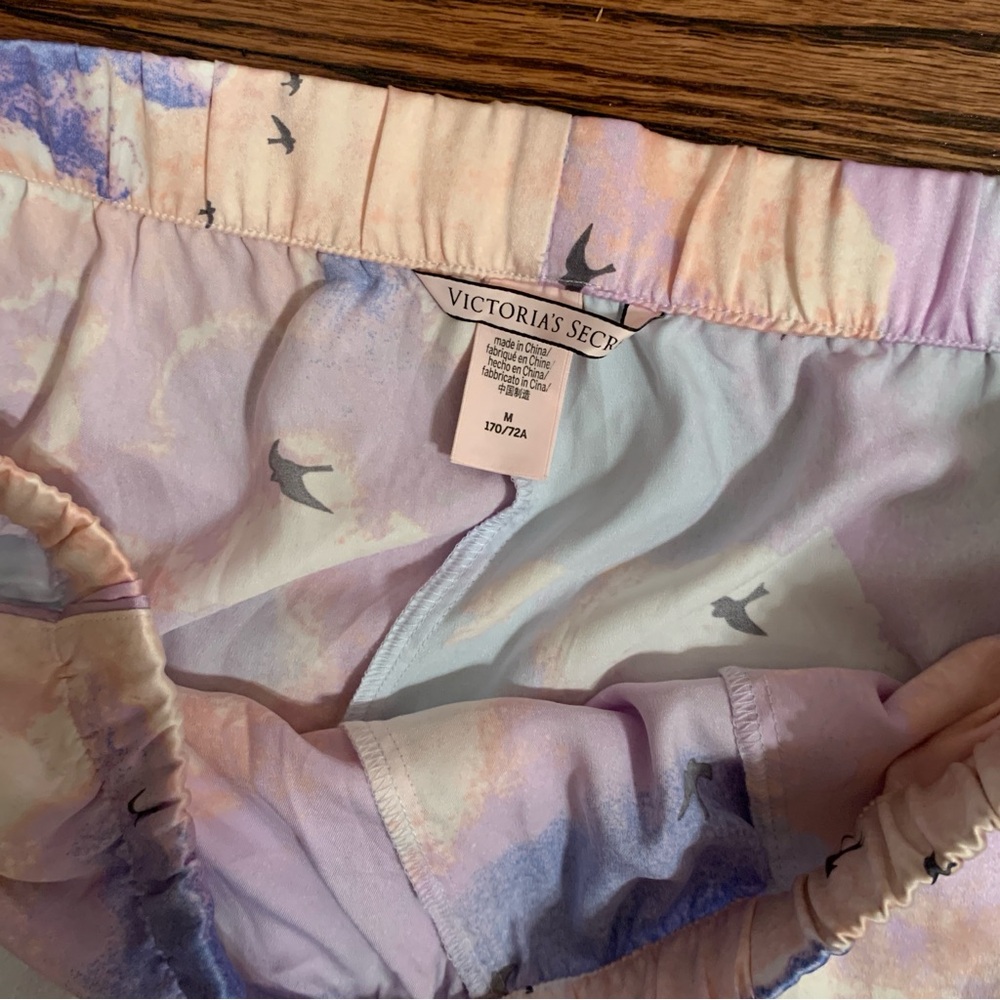 Women’s Victoria Secret Sky print silk/satin pajama pants - Picture 4 of 5